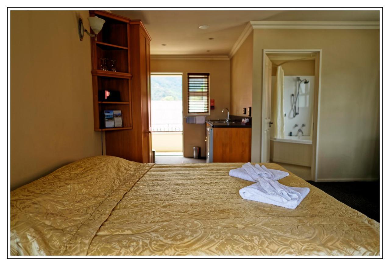 Lantern Court Motel Reefton Extérieur photo