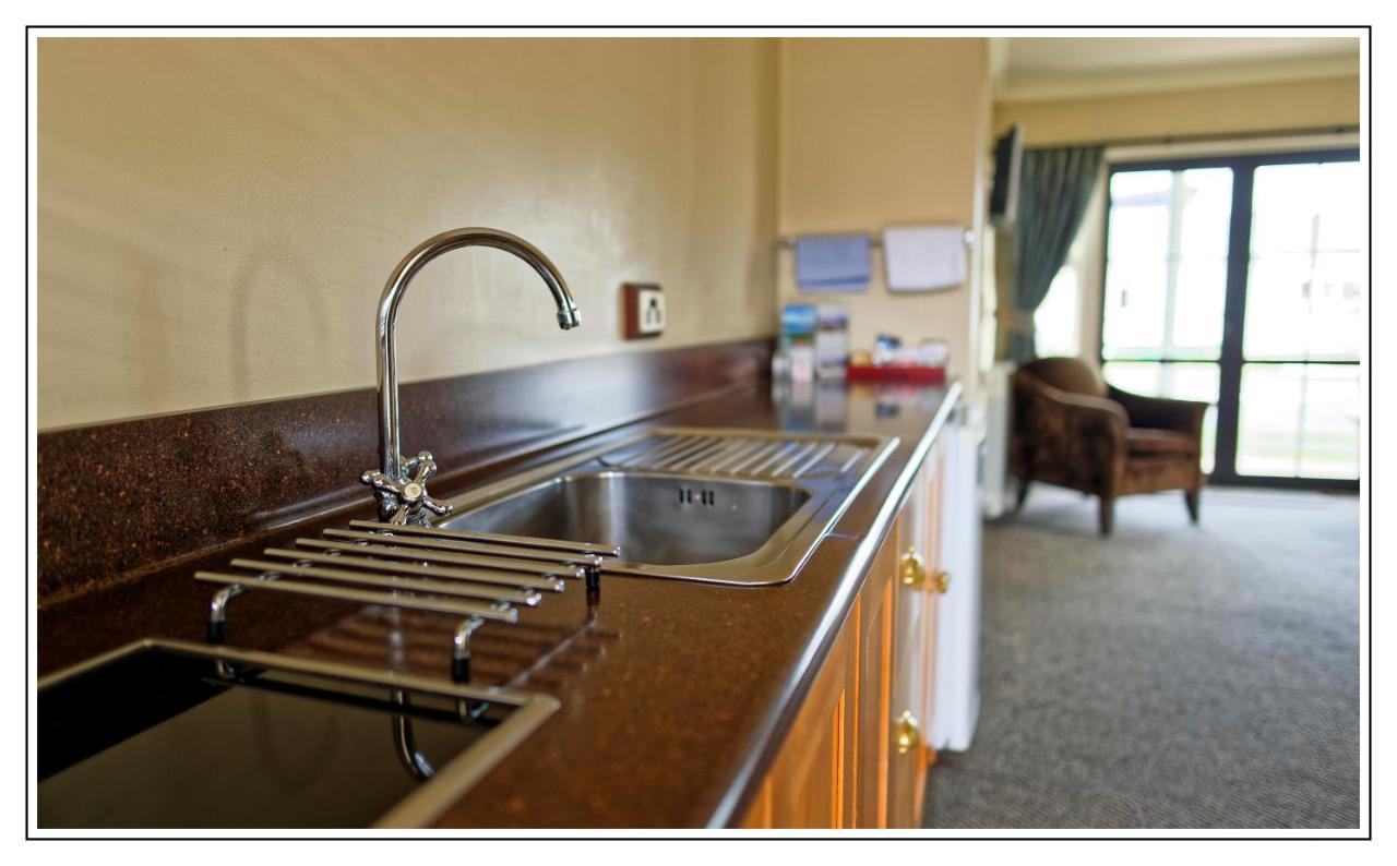 Lantern Court Motel Reefton Extérieur photo