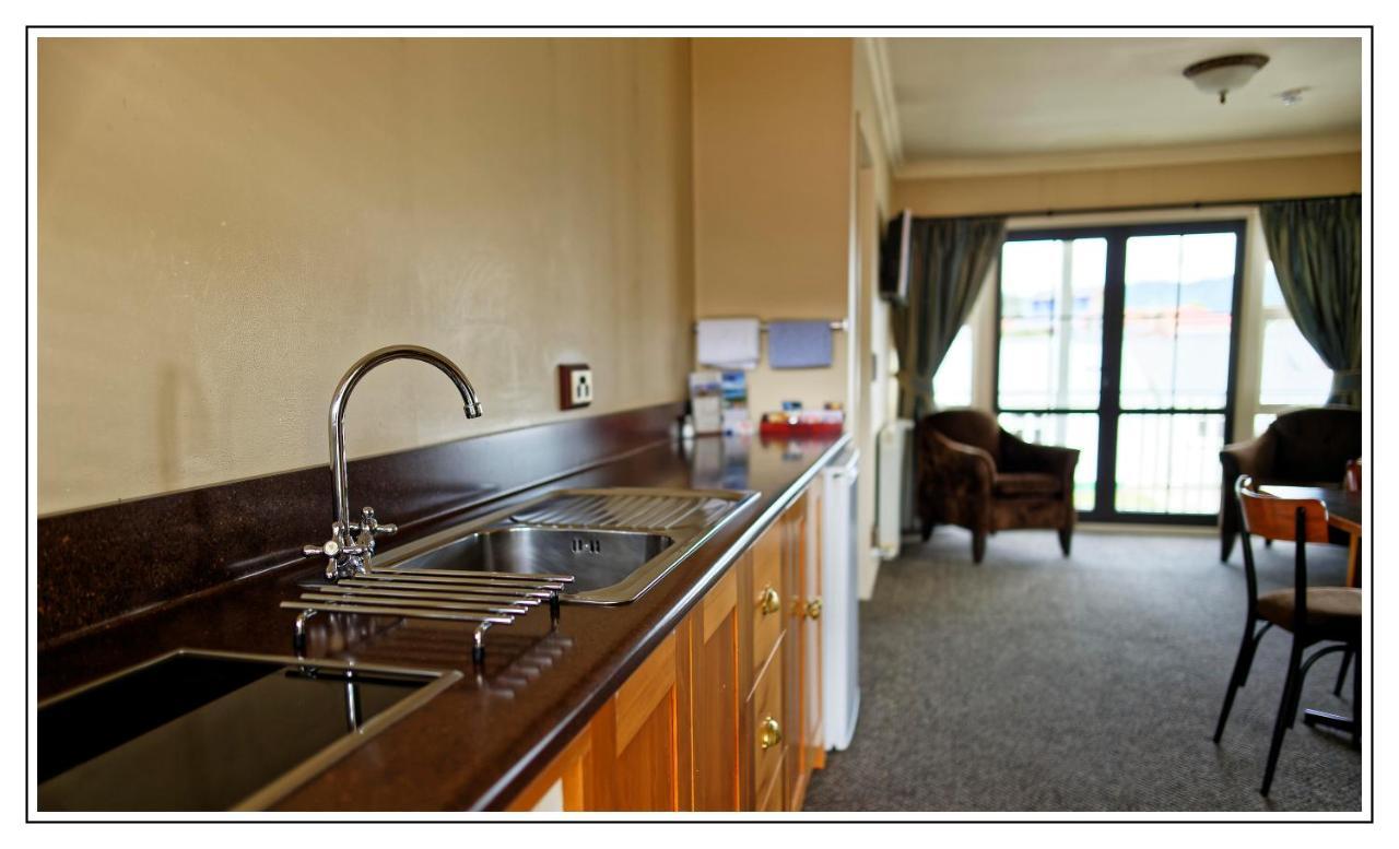 Lantern Court Motel Reefton Extérieur photo