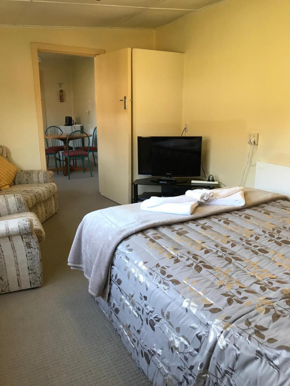 Lantern Court Motel Reefton Extérieur photo