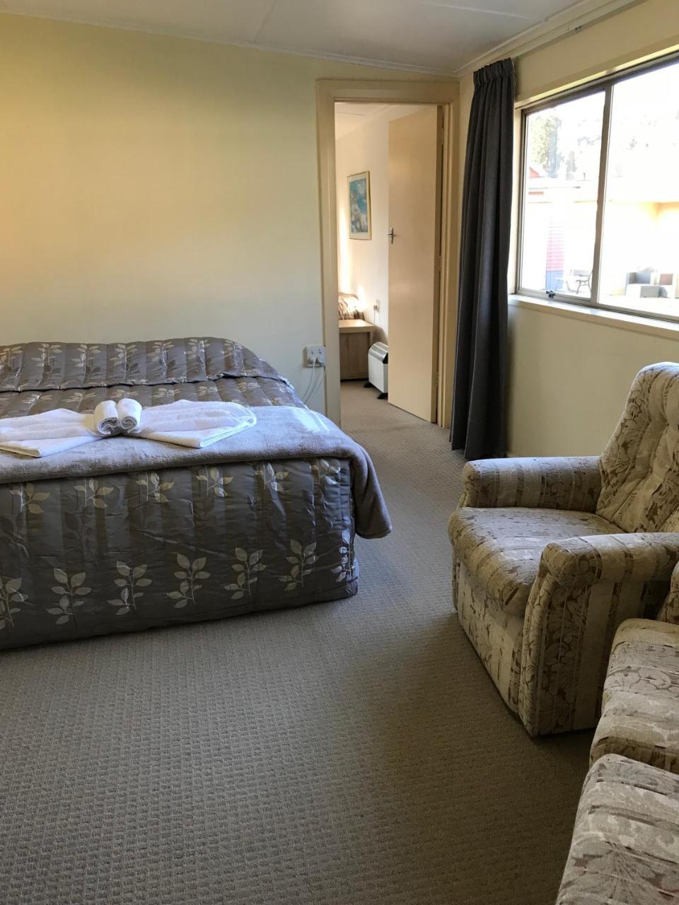 Lantern Court Motel Reefton Extérieur photo