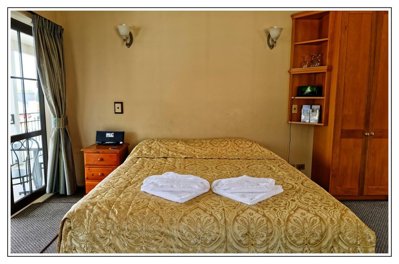 Lantern Court Motel Reefton Extérieur photo